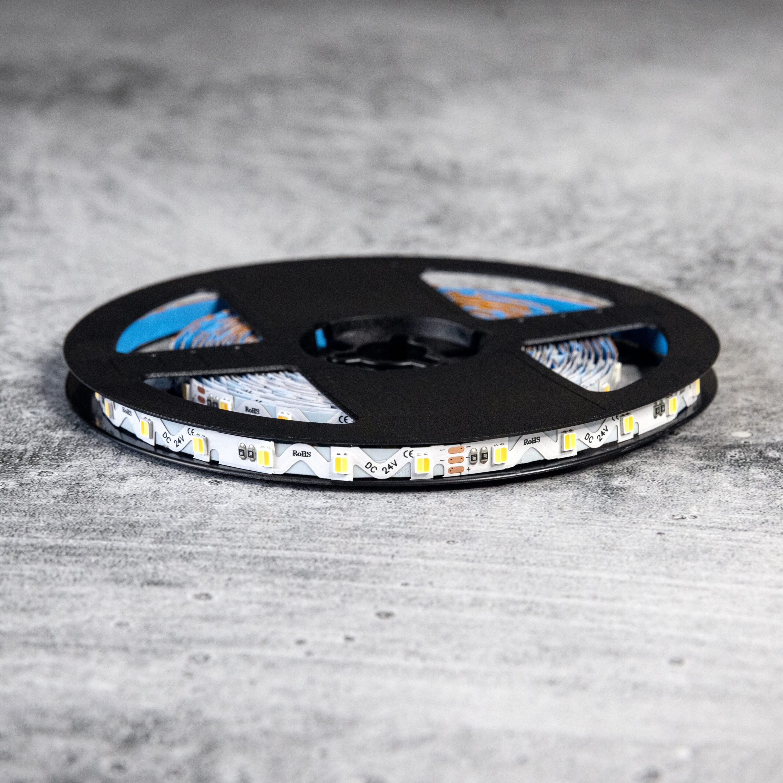 Hybrid CCT (2700–6500k), Zig Zag LED Tape for Corners and Curves, 24V, 5M Roll